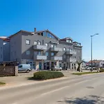 Marica - App Marabella - Mpolo Μεντουλίν