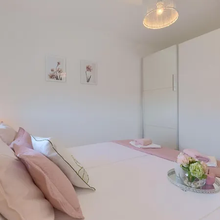 Marica - App Marabella - Mpolo 아파트 메덜린